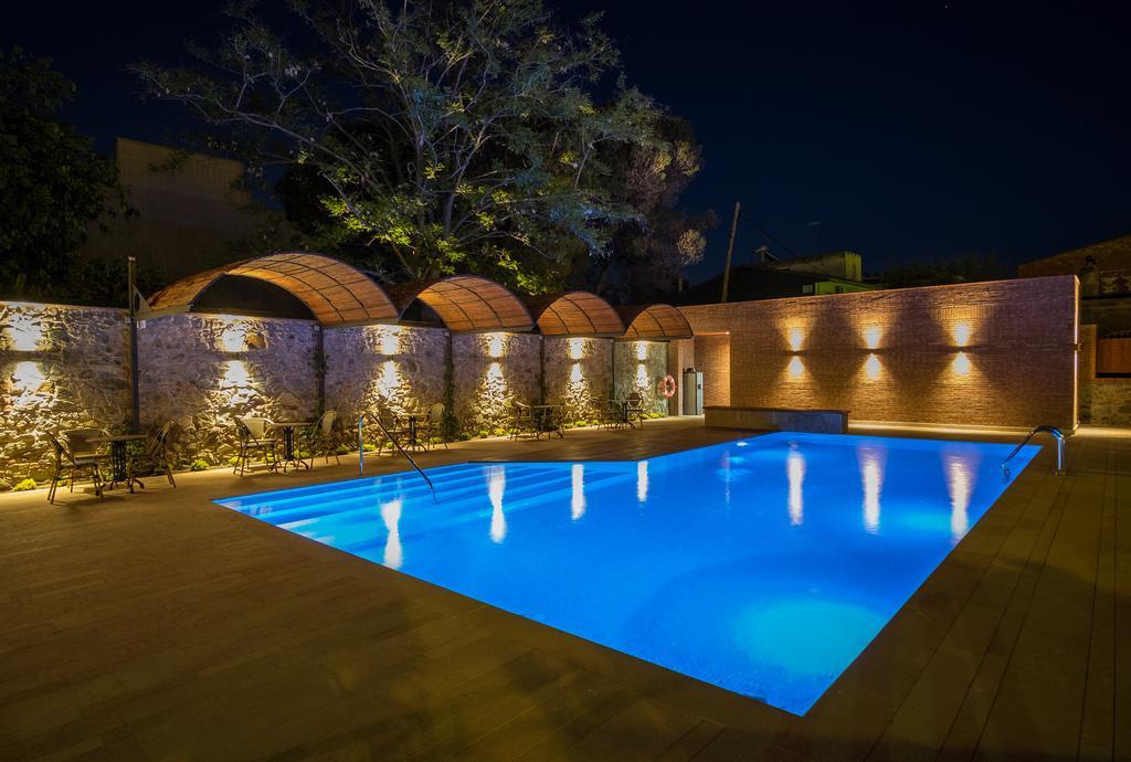 Apartaments Suites Sant Jordi Montbrió del Camp Buitenkant foto