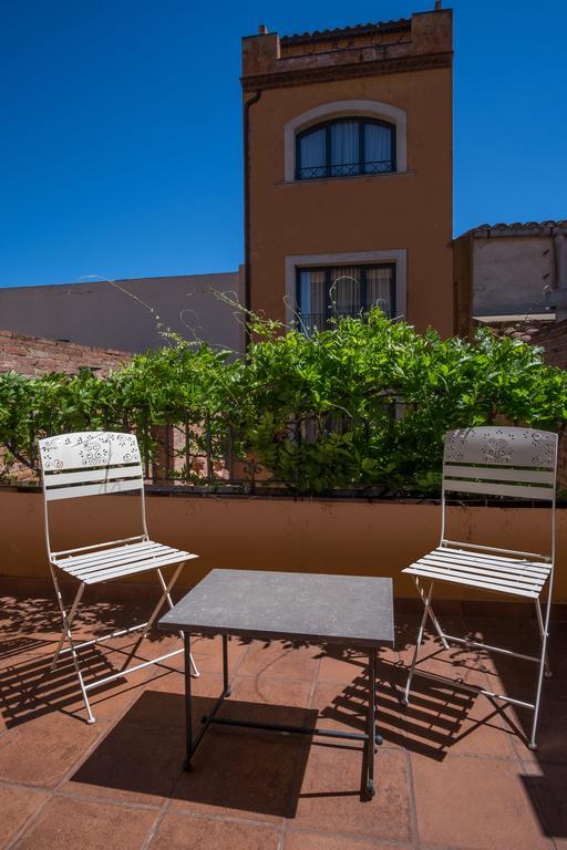 Apartaments Suites Sant Jordi Montbrió del Camp Buitenkant foto