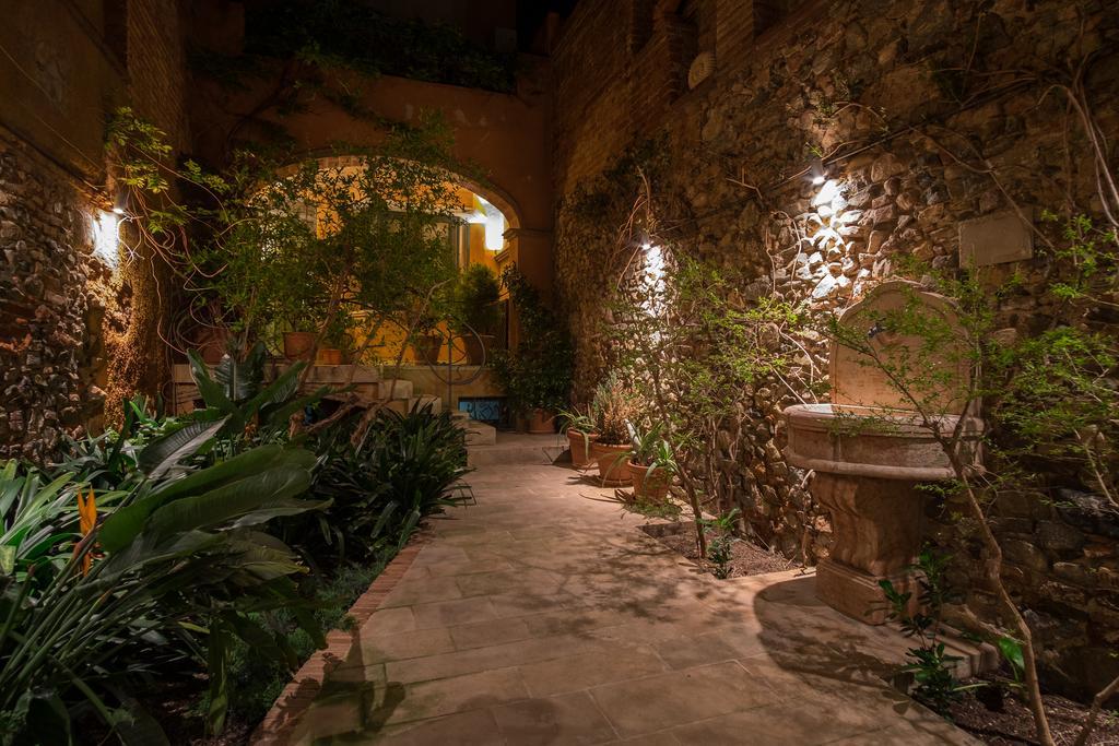 Apartaments Suites Sant Jordi Montbrió del Camp Buitenkant foto