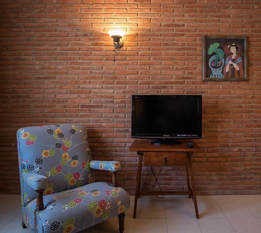 Apartaments Suites Sant Jordi Montbrió del Camp Buitenkant foto