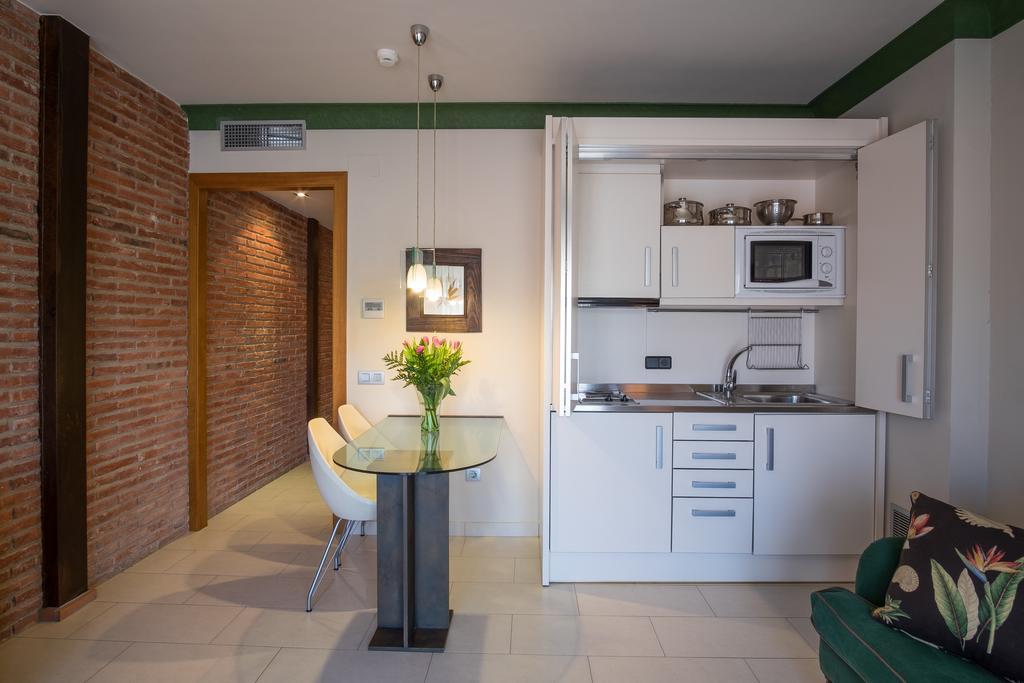 Apartaments Suites Sant Jordi Montbrió del Camp Buitenkant foto