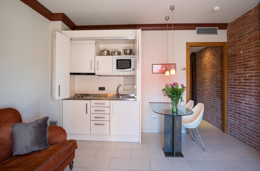 Apartaments Suites Sant Jordi Montbrió del Camp Buitenkant foto