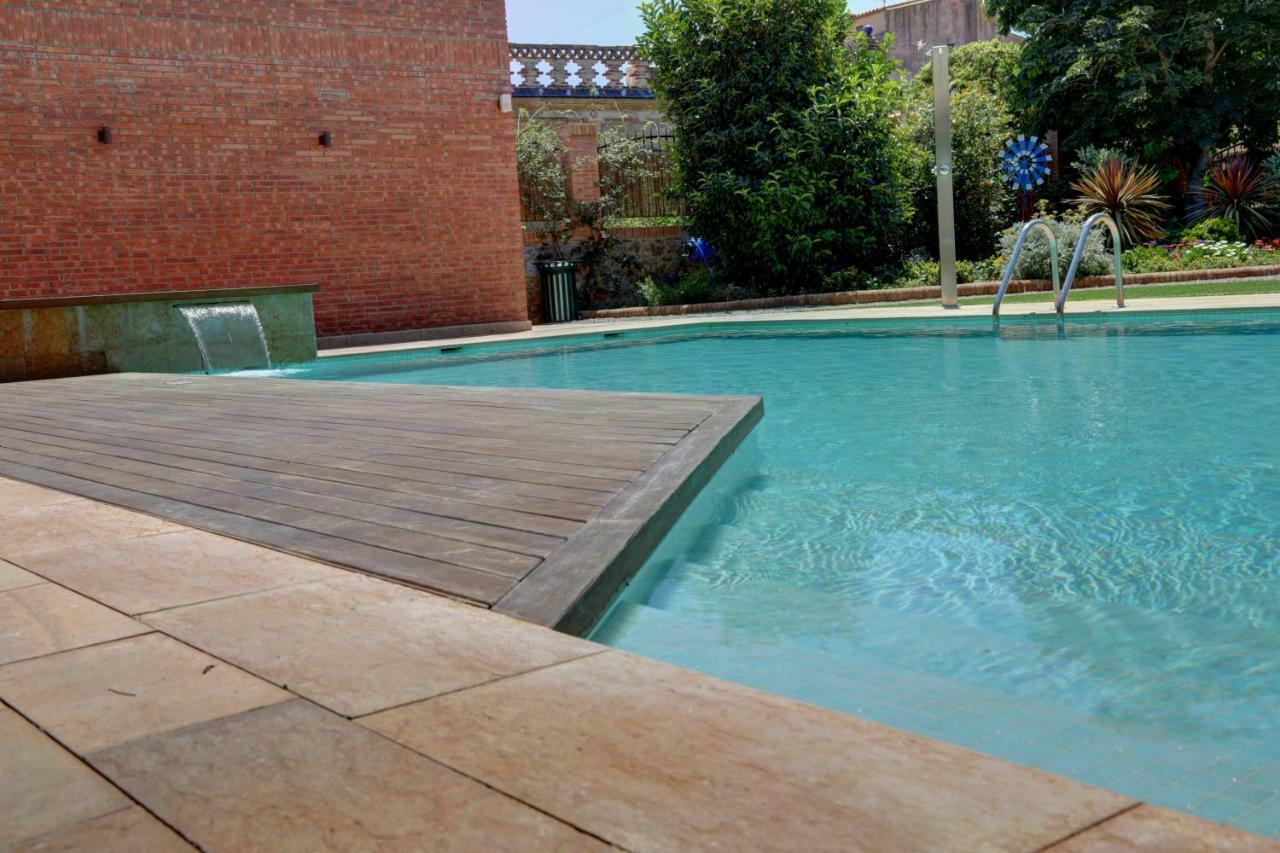 Apartaments Suites Sant Jordi Montbrió del Camp Buitenkant foto