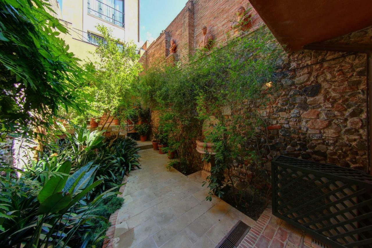 Apartaments Suites Sant Jordi Montbrió del Camp Buitenkant foto